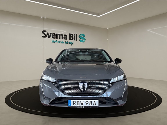 Peugeot 308 SW 2 of 5