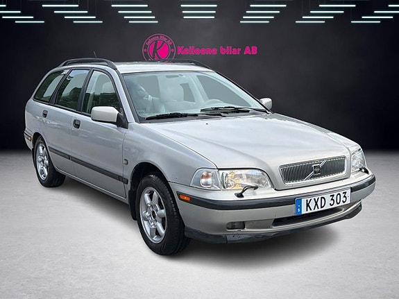 Volvo V40 4 of 5