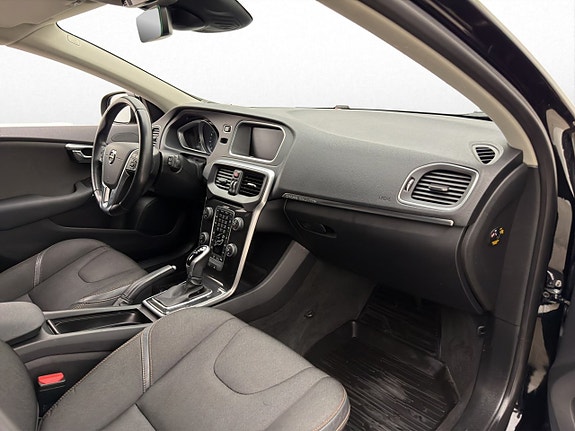 Volvo V40 Cross Country 21 of 28
