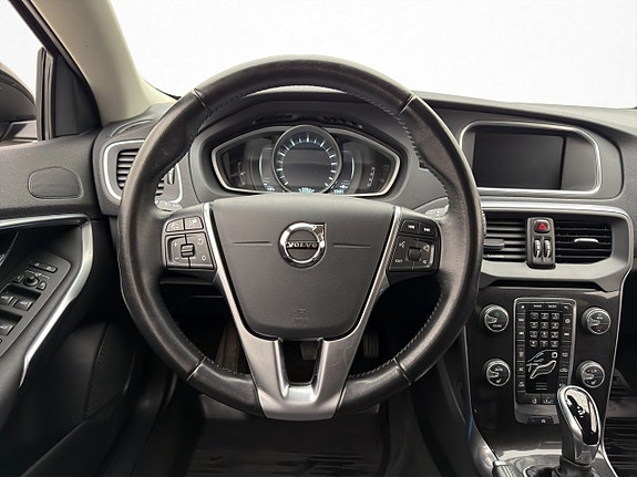 Volvo V40 Cross Country 11 of 28