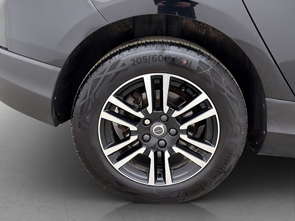 Volvo V40 Cross Country 27 of 28