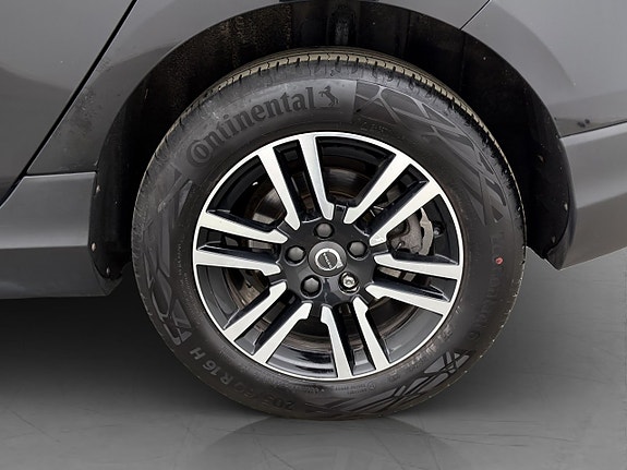 Volvo V40 Cross Country 26 of 28