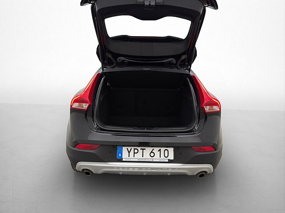 Volvo V40 Cross Country 24 of 28