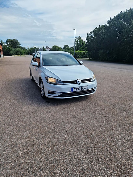 Volkswagen Golf VII 2 of 11