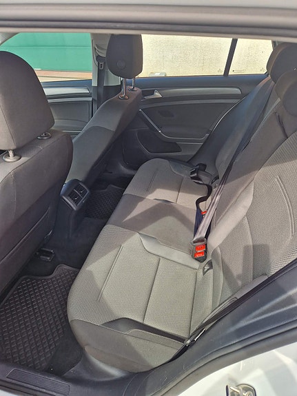 Volkswagen Golf VII 10 of 11