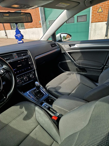 Volkswagen Golf VII 8 of 11