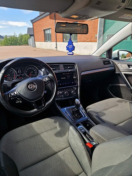 Volkswagen Golf VII 9 of 11