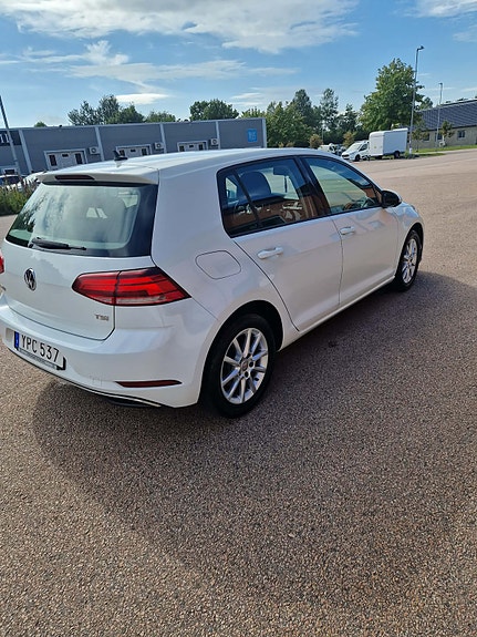 Volkswagen Golf VII 6 of 11