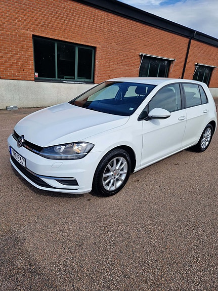 Volkswagen Golf VII 4 of 11