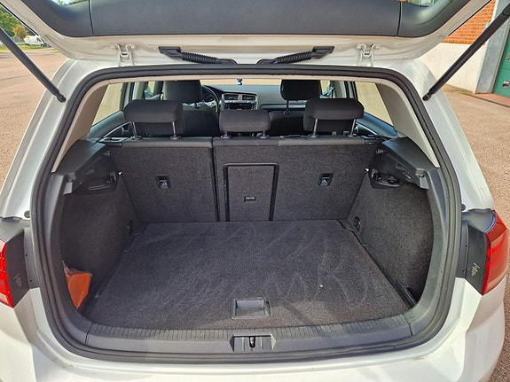 Volkswagen Golf VII 11 of 11