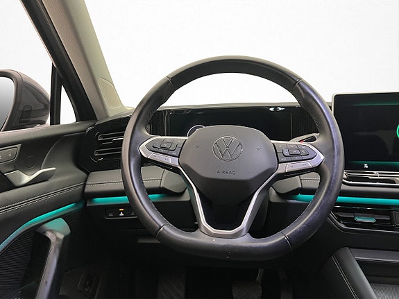Volkswagen Tiguan 12 of 30
