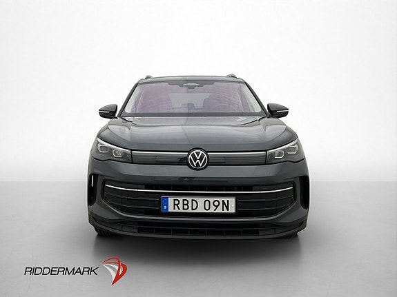 Volkswagen Tiguan 2 of 30
