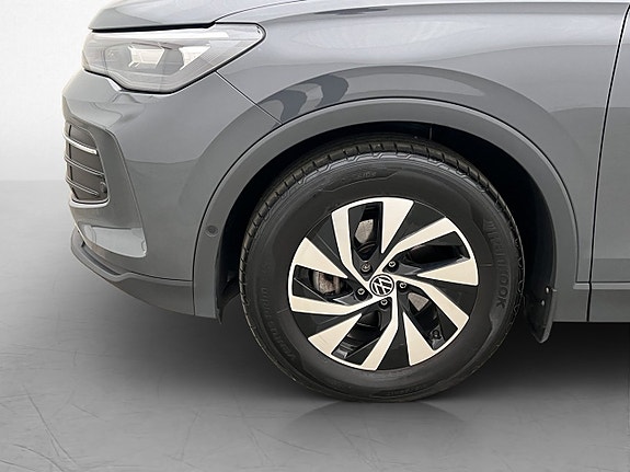 Volkswagen Tiguan 27 of 30