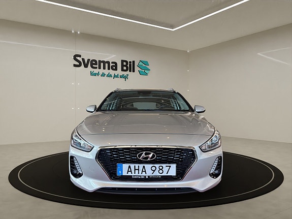 Hyundai i30 2 of 5