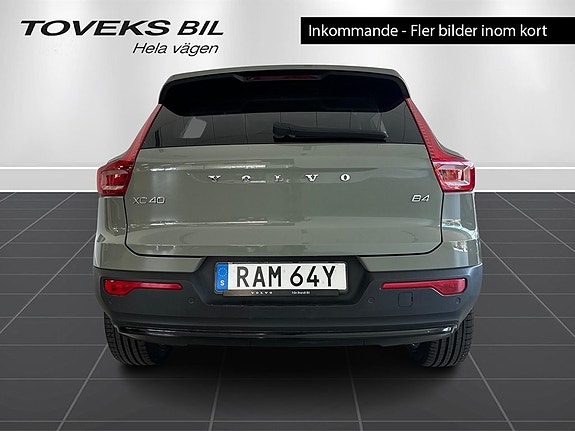 Volvo XC40 4 of 5