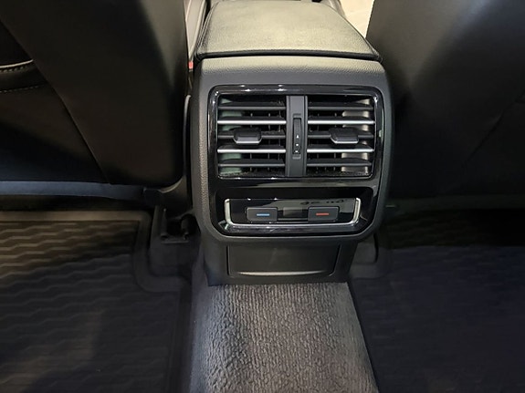 Volkswagen Passat 12 of 19