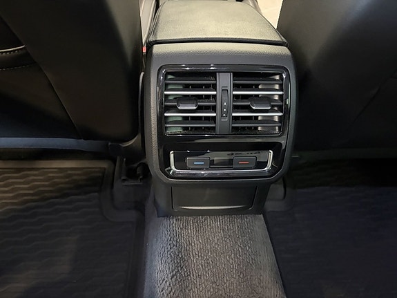 Volkswagen Passat 22 of 23