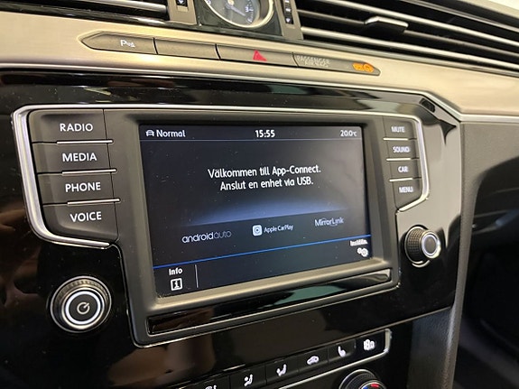Volkswagen Passat 19 of 19