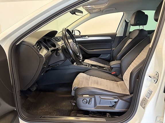 Volkswagen Passat 8 of 23