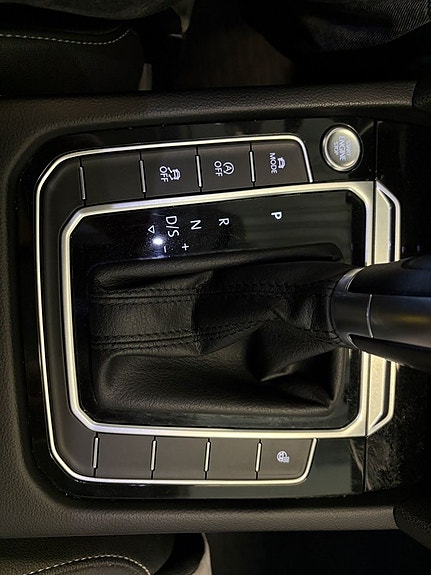 Volkswagen Passat 17 of 19