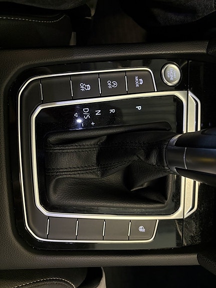 Volkswagen Passat 17 of 23