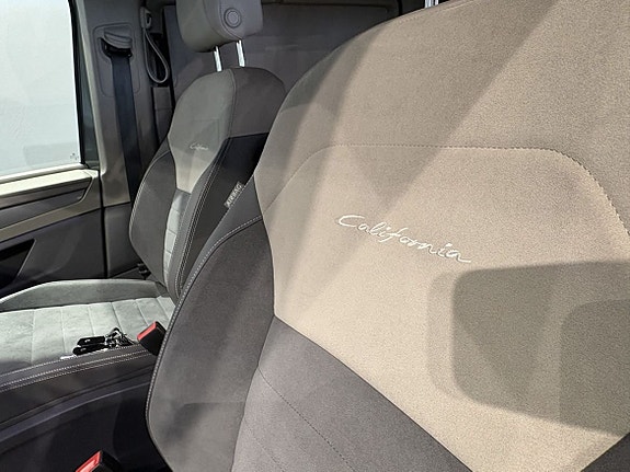 Volkswagen California 8 of 16