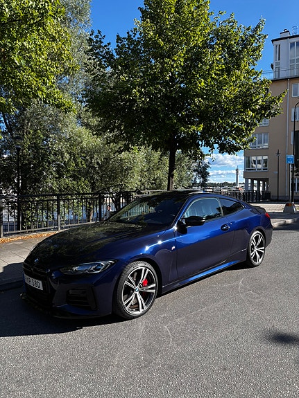 BMW M440i 2 of 5