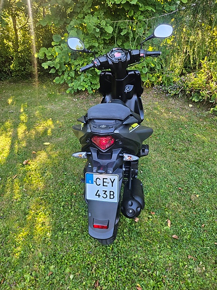 Yamaha Aerox 4 3 of 5