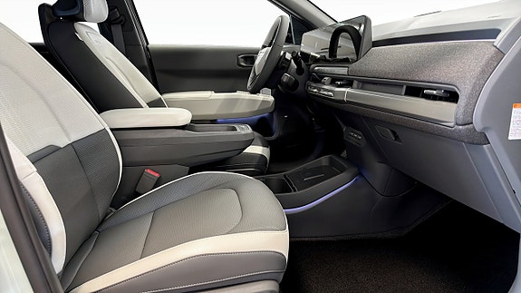 Kia EV3 3 of 5