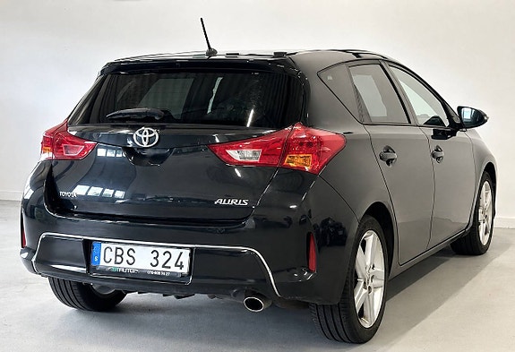 Toyota Auris 4 of 5