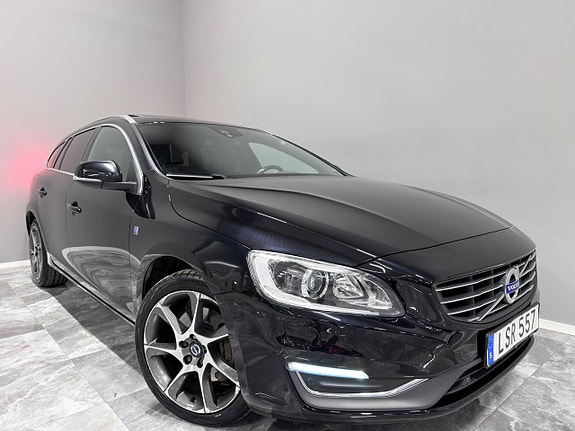 Volvo V60 2 of 5