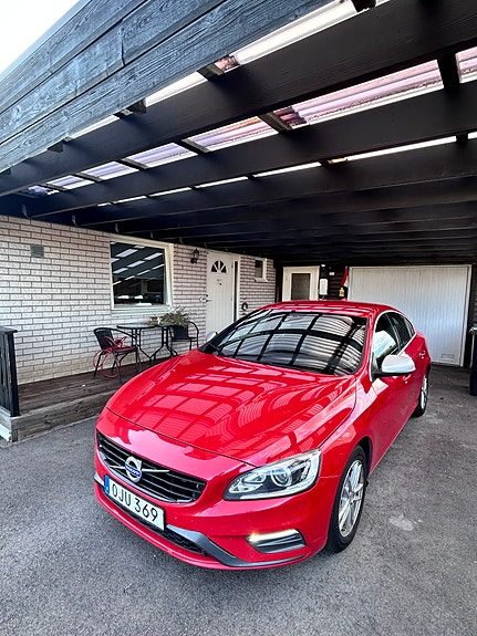 Volvo S60 3 of 5