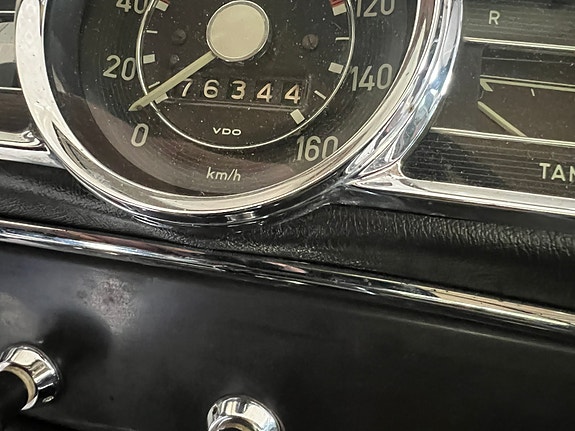 Mercedes-Benz 180 11 of 13