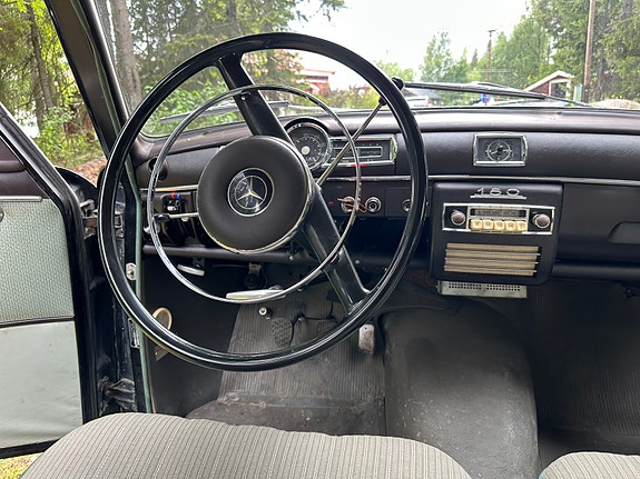 Mercedes-Benz 180 5 of 13