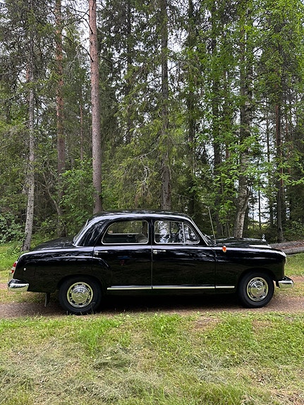 Mercedes-Benz 180 4 of 13