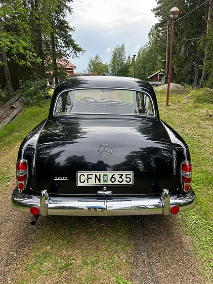 Mercedes-Benz 180 3 of 13