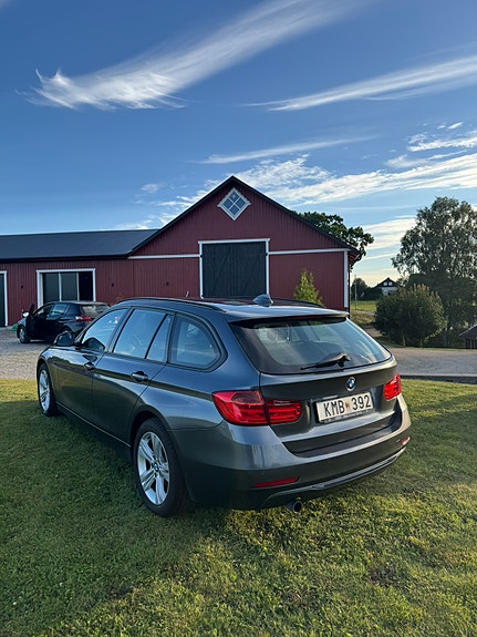 BMW 320d 4 of 15