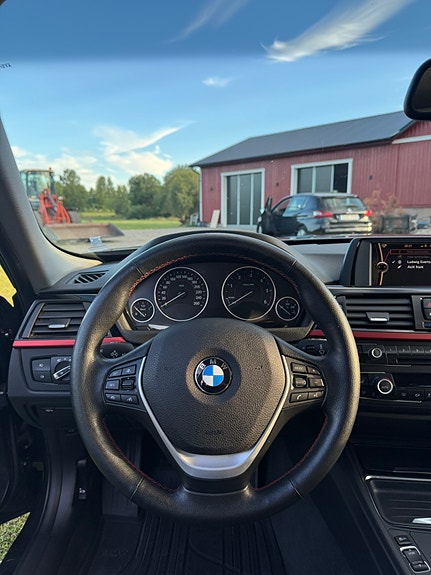 BMW 320d 13 of 15