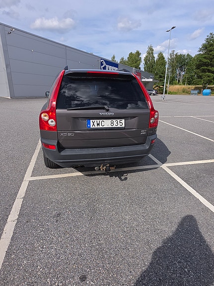 Volvo XC90 3 of 10