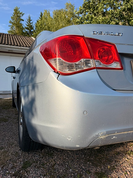 Chevrolet Cruze 4 of 5