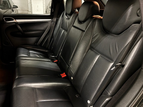 Porsche Cayenne S 10 of 20