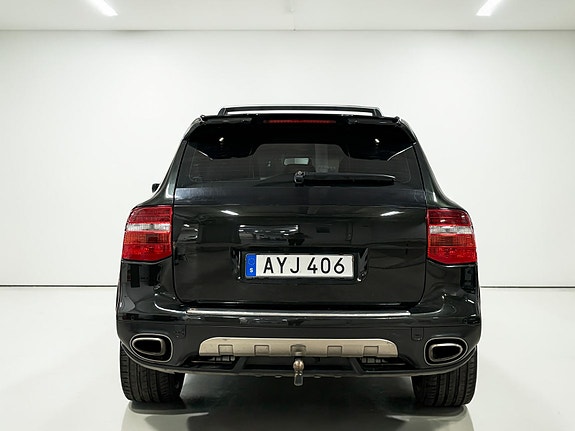 Porsche Cayenne S 12 of 20