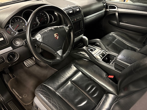 Porsche Cayenne S 5 of 5