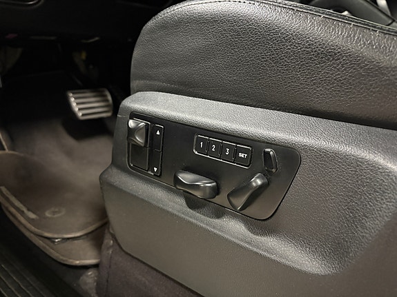 Porsche Cayenne S 4 of 5