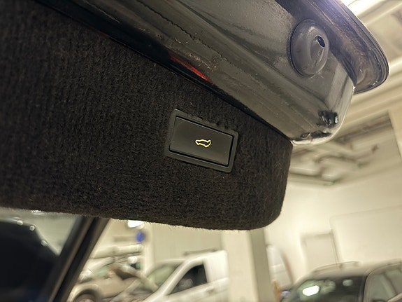 Porsche Cayenne S 14 of 20
