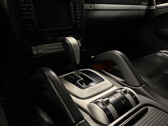 Porsche Cayenne S 8 of 20