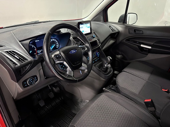 Ford Transit Connect 16 of 23
