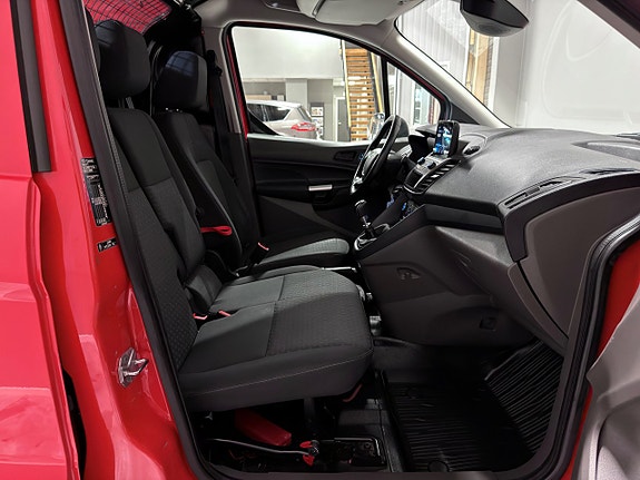Ford Transit Connect 21 of 23