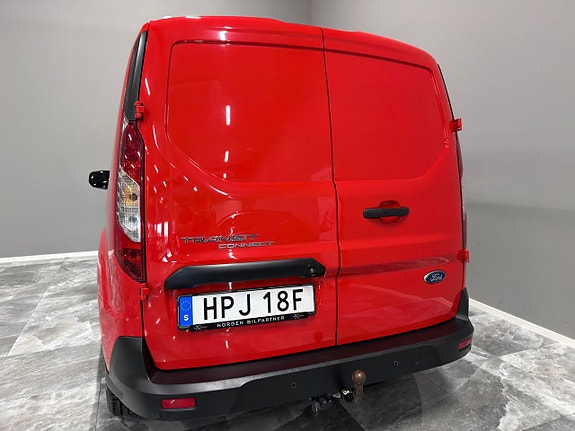 Ford Transit Connect 6 of 23