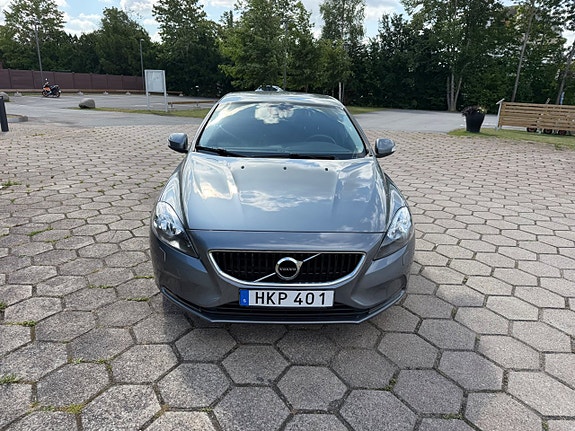 Volvo V40 8 of 15